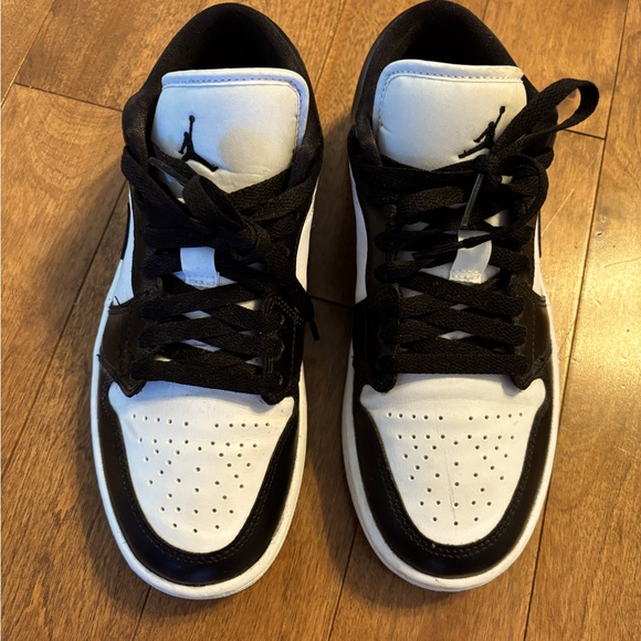 Nike Shoes - Air Jordan shoes. Black/white. Leather. Size 7.5